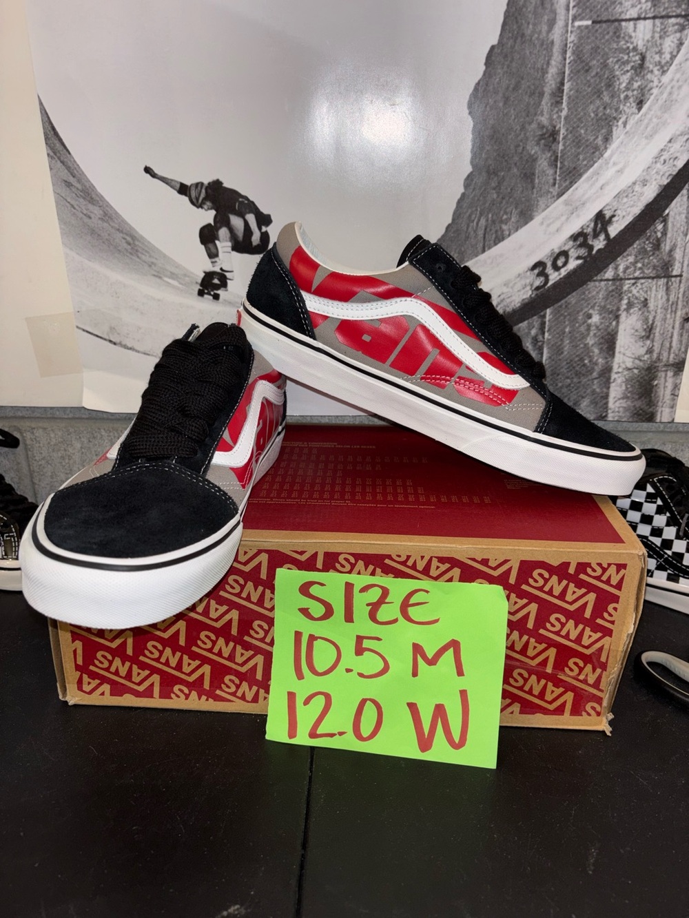 Vans Old Skool sz 10.5 Men’s 12.0 Women’s
